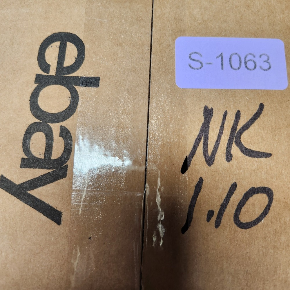 Nike Air Max Shoes Motion 2 Womens White Pink Navy Size 9 - Picture 12 of 12